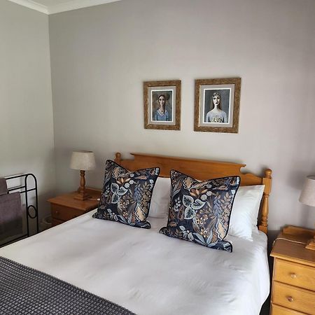 Rosewood Guest Cottage ฟาเรเฮด ภายนอก รูปภาพ