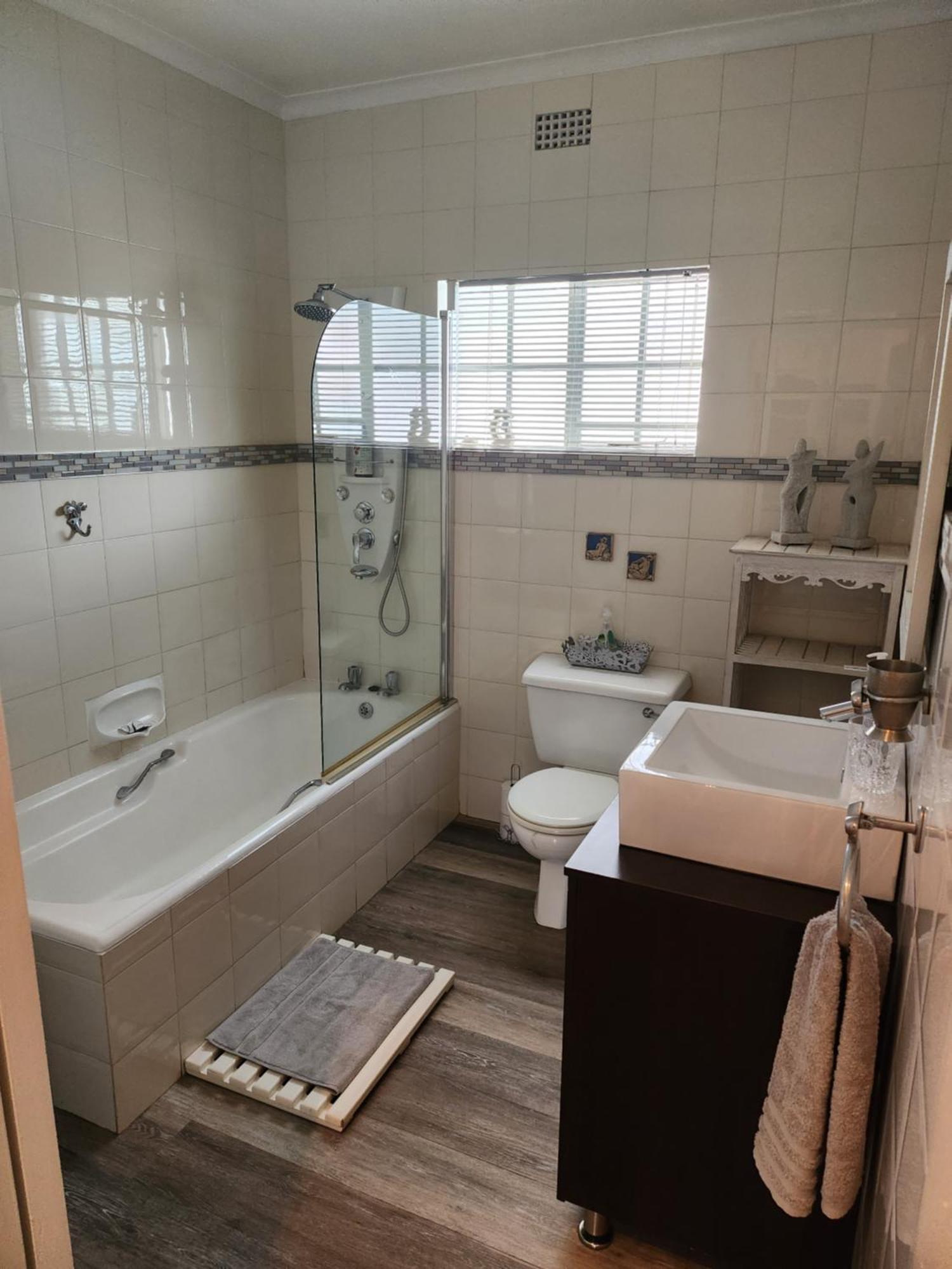 Rosewood Guest Cottage ฟาเรเฮด ภายนอก รูปภาพ